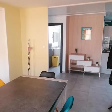 Proche Du Centre